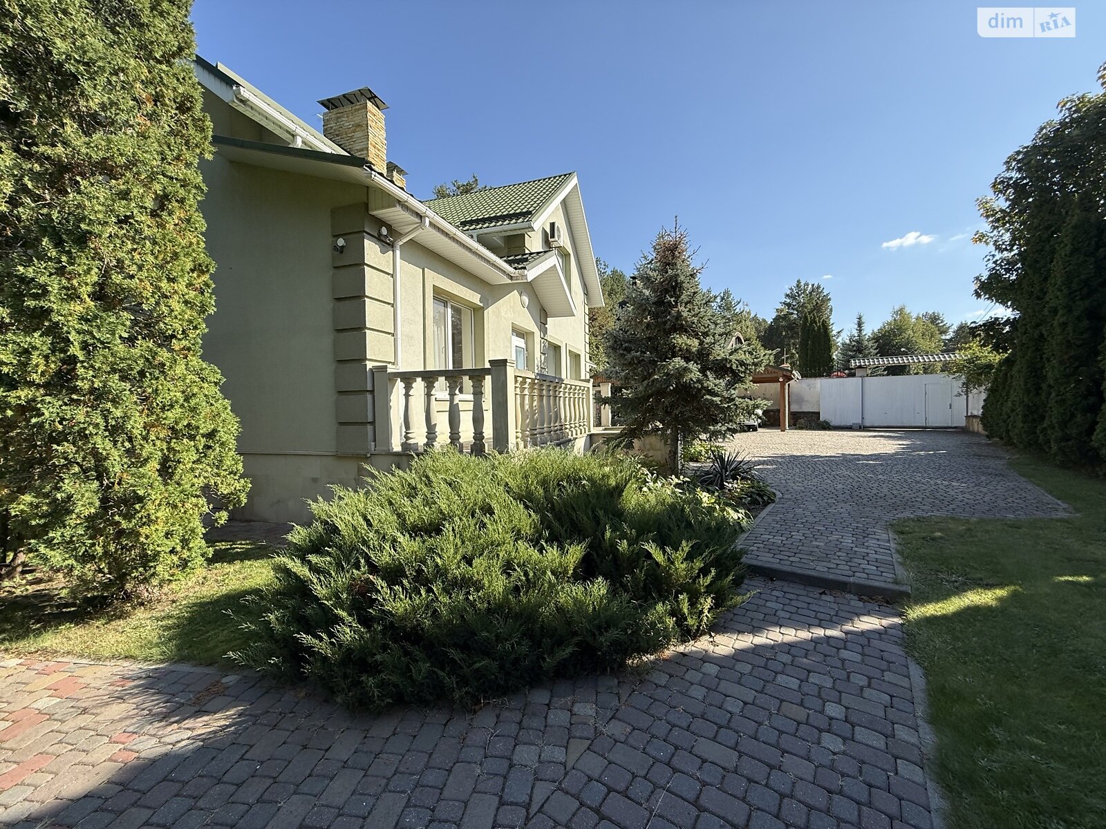 двоповерховий будинок з гаражем, 340 кв. м, цегла. Здається помісячно в Козині фото 1