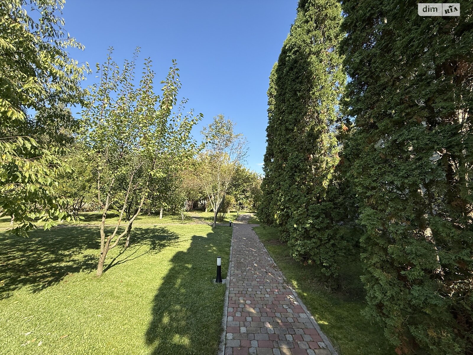 двоповерховий будинок з гаражем, 340 кв. м, цегла. Здається помісячно в Козині фото 1