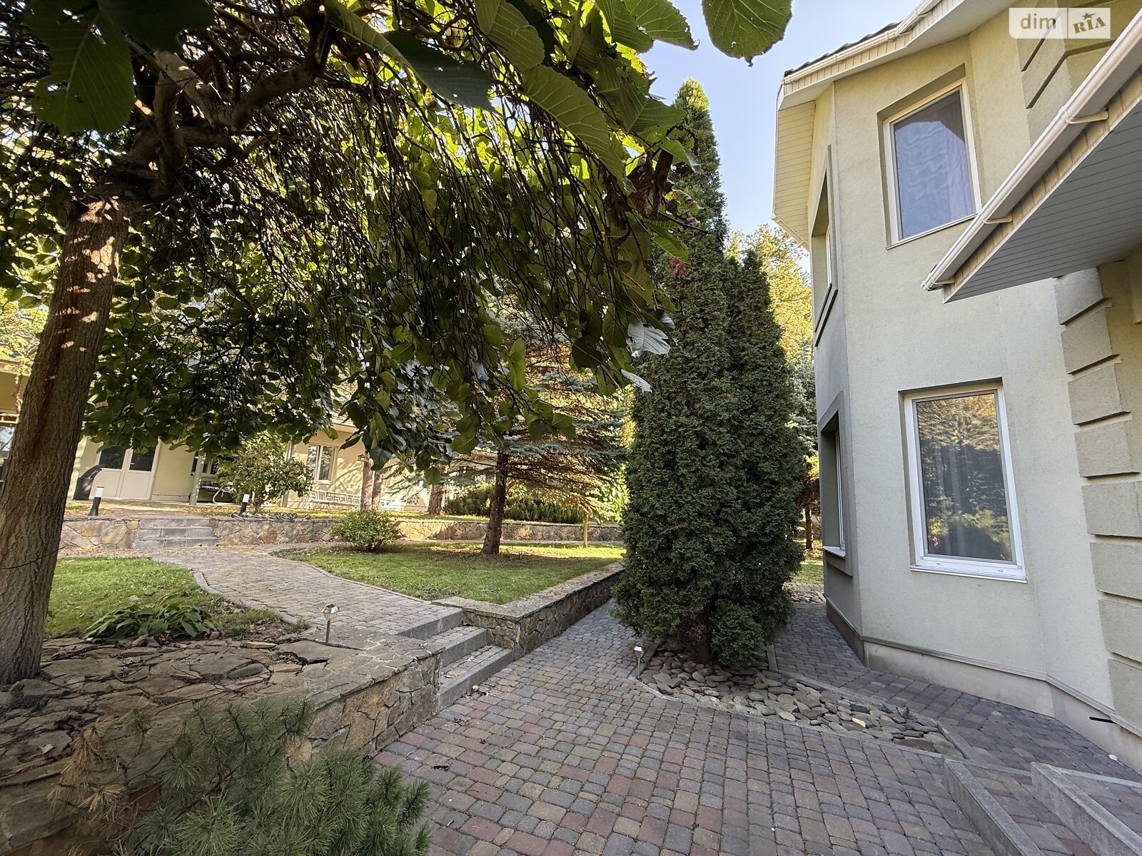 двоповерховий будинок з гаражем, 340 кв. м, цегла. Здається помісячно в Козині фото 1