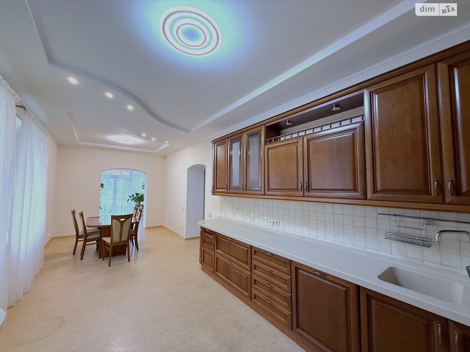 двоповерховий будинок з гаражем, 340 кв. м, цегла. Здається помісячно в Козині фото 1