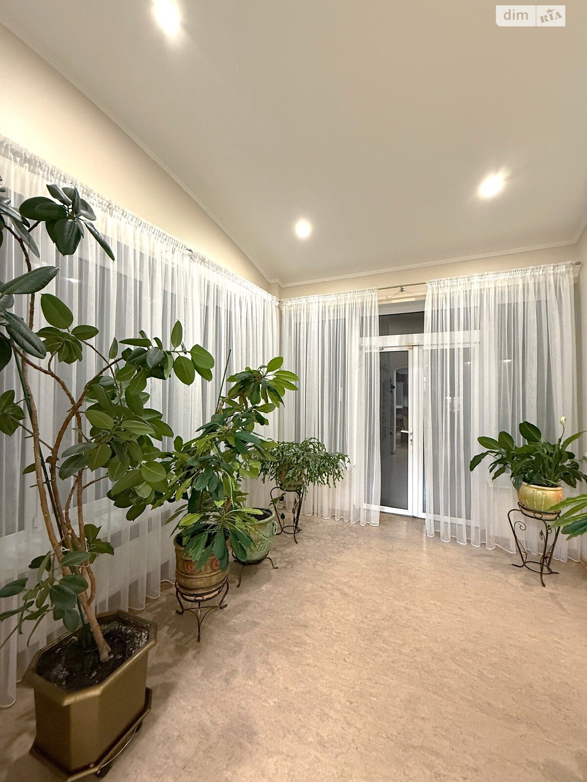 двоповерховий будинок з гаражем, 340 кв. м, цегла. Здається помісячно в Козині фото 1