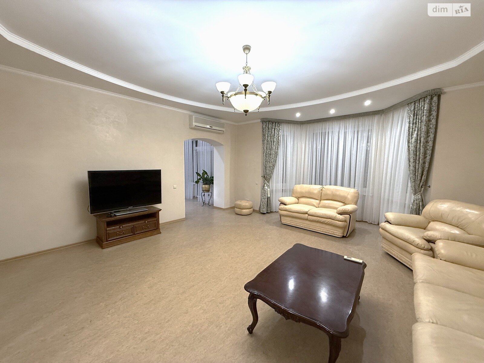 двоповерховий будинок з гаражем, 340 кв. м, цегла. Здається помісячно в Козині фото 1