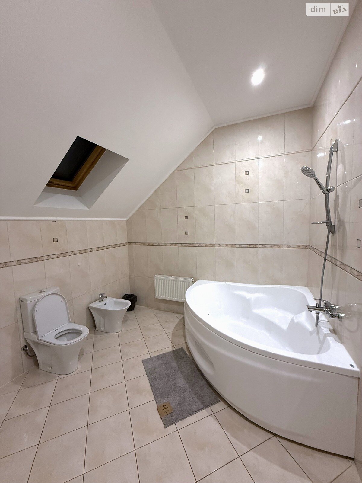 двоповерховий будинок з гаражем, 340 кв. м, цегла. Здається помісячно в Козині фото 1