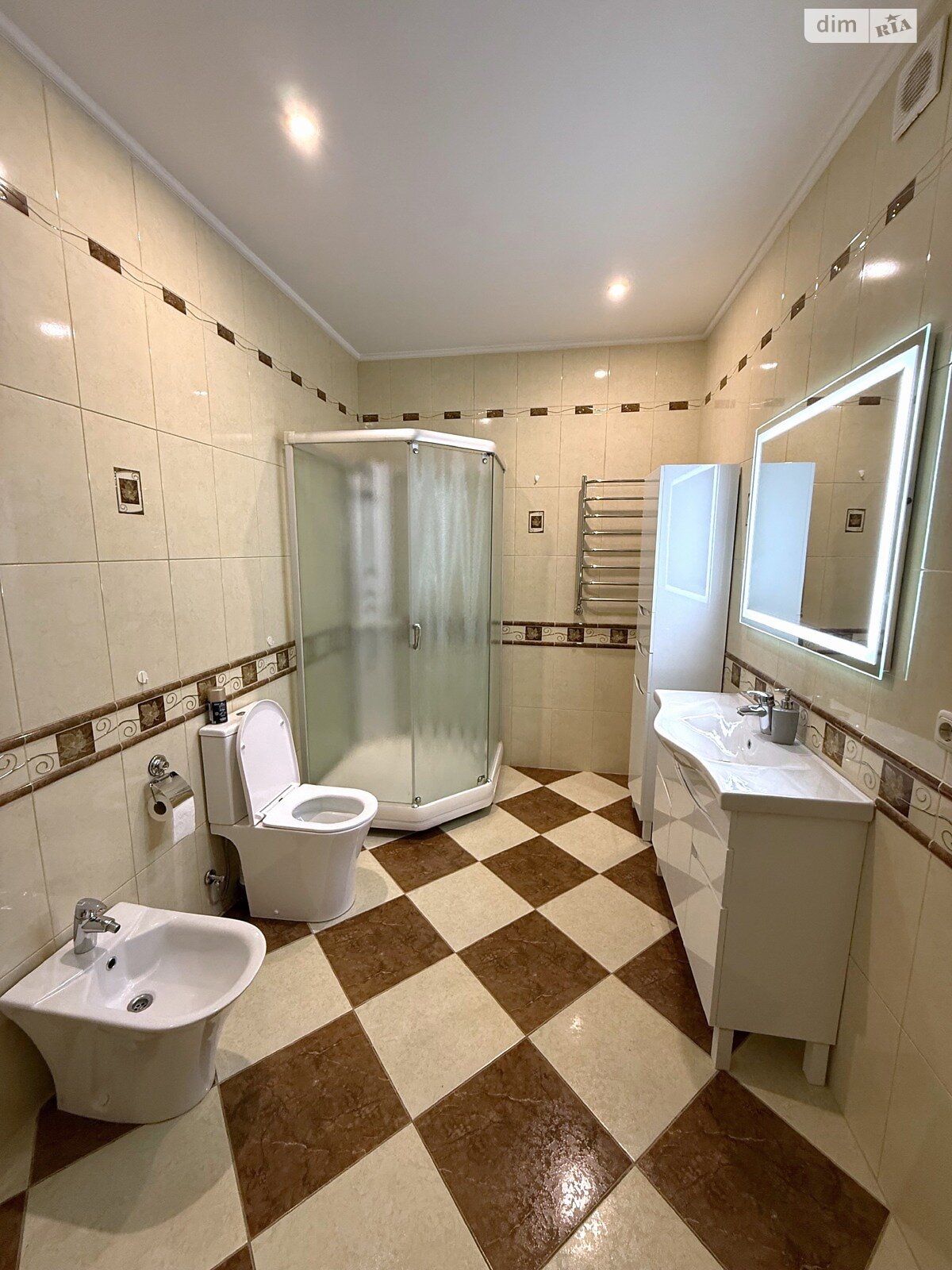 двоповерховий будинок з гаражем, 340 кв. м, цегла. Здається помісячно в Козині фото 1