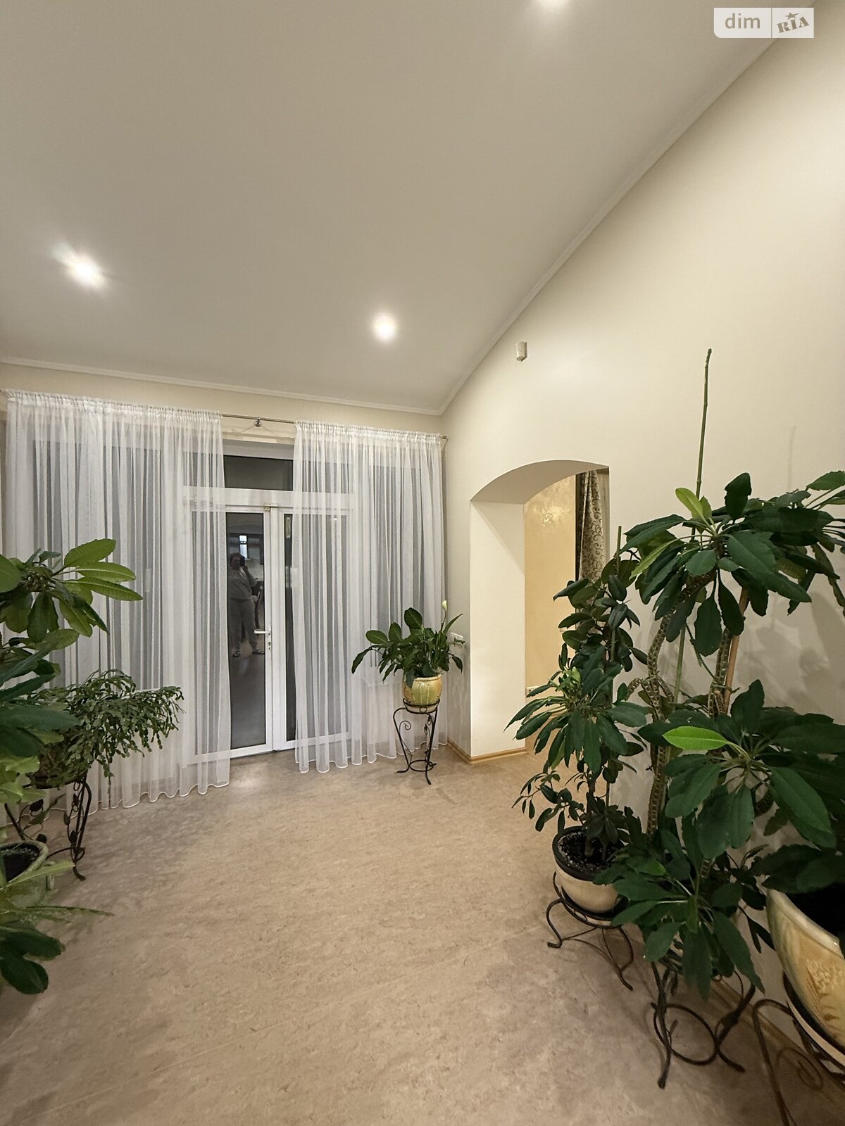 двоповерховий будинок з гаражем, 340 кв. м, цегла. Здається помісячно в Козині фото 1