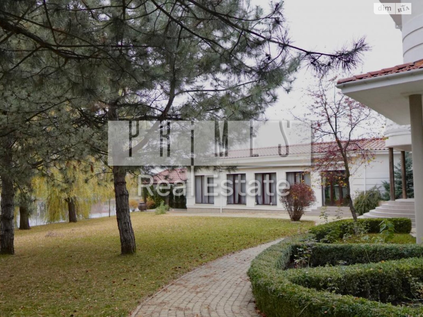 трехэтажный дом, 700 кв. м, кирпич. Сдается помесячно в Козине фото 1