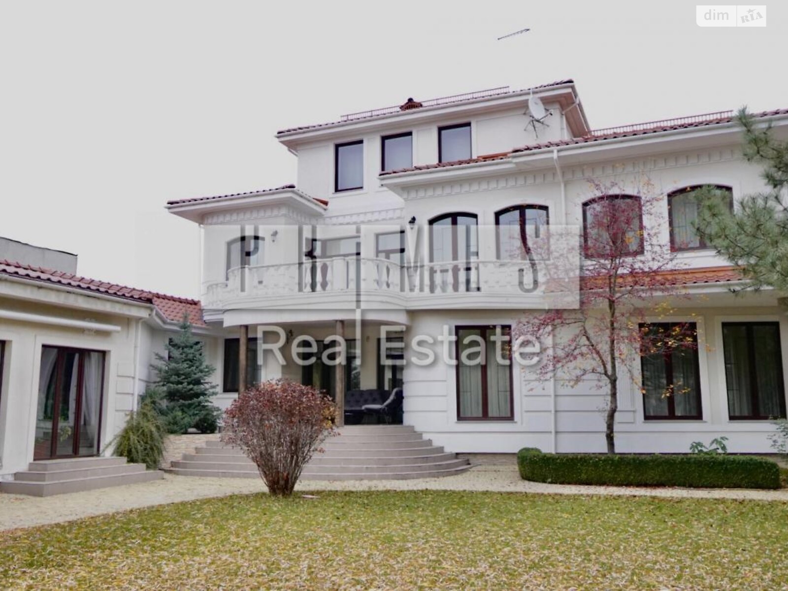 трехэтажный дом, 700 кв. м, кирпич. Сдается помесячно в Козине фото 1