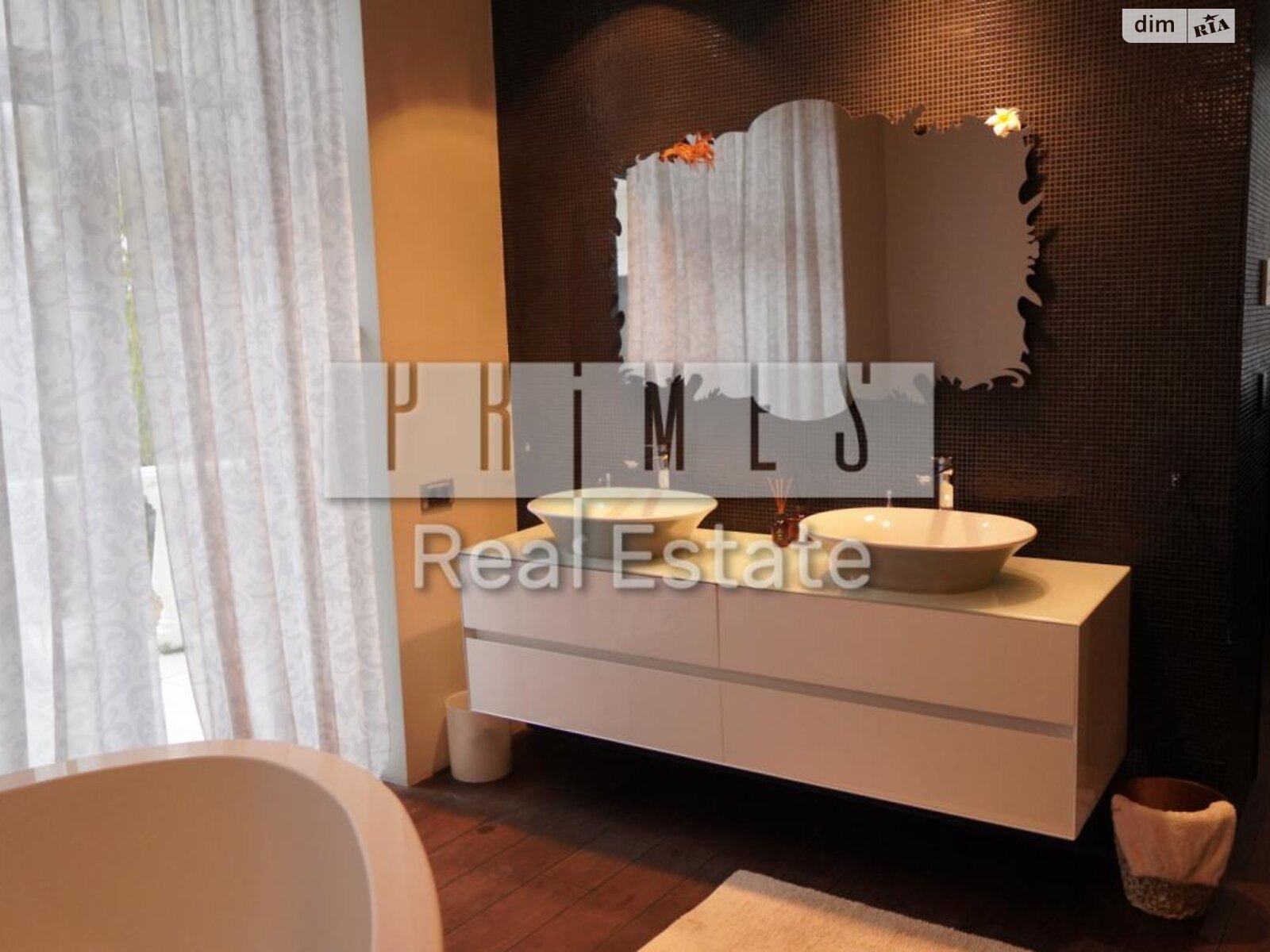 трехэтажный дом, 700 кв. м, кирпич. Сдается помесячно в Козине фото 1