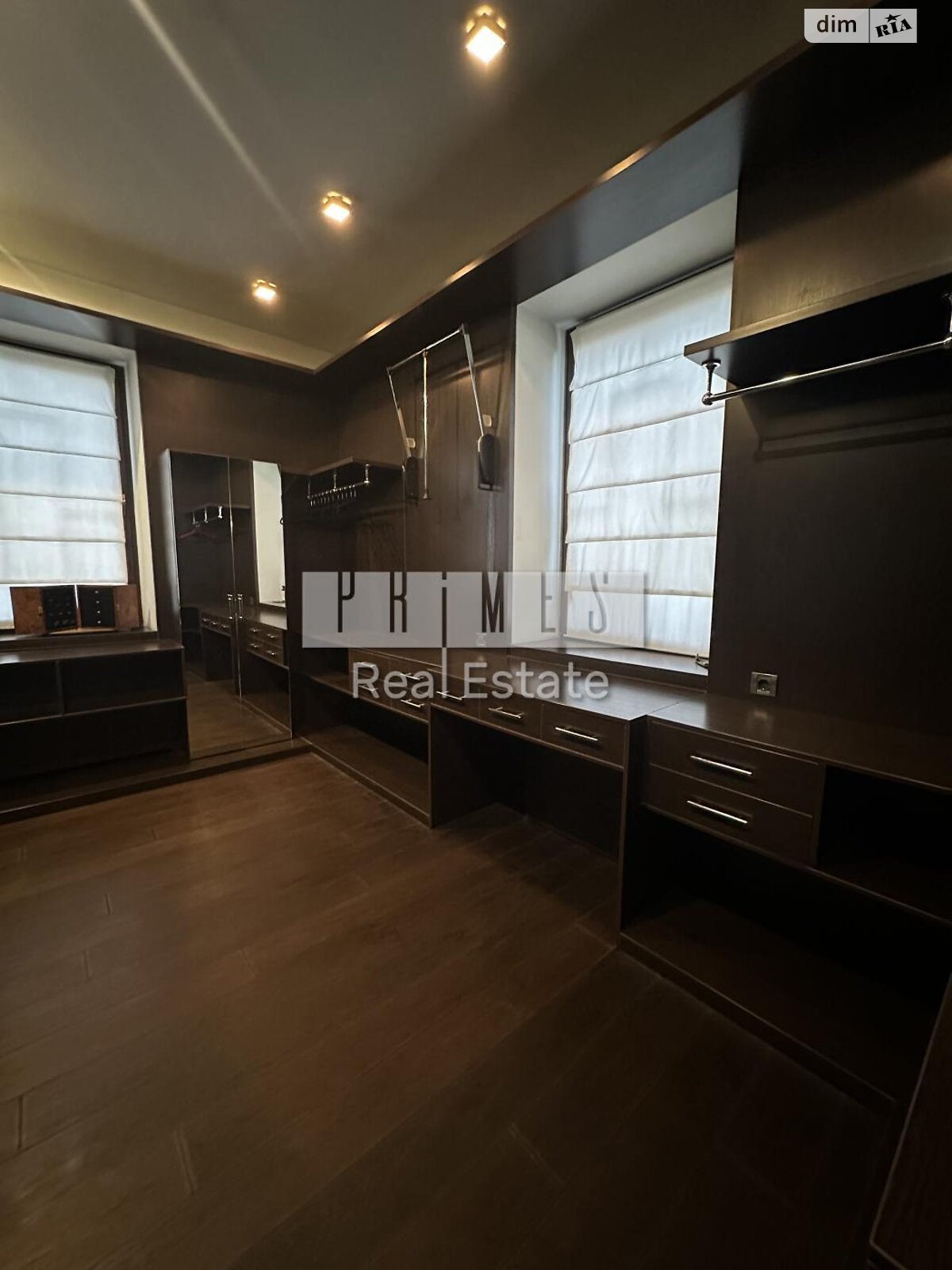 трехэтажный дом, 700 кв. м, кирпич. Сдается помесячно в Козине фото 1