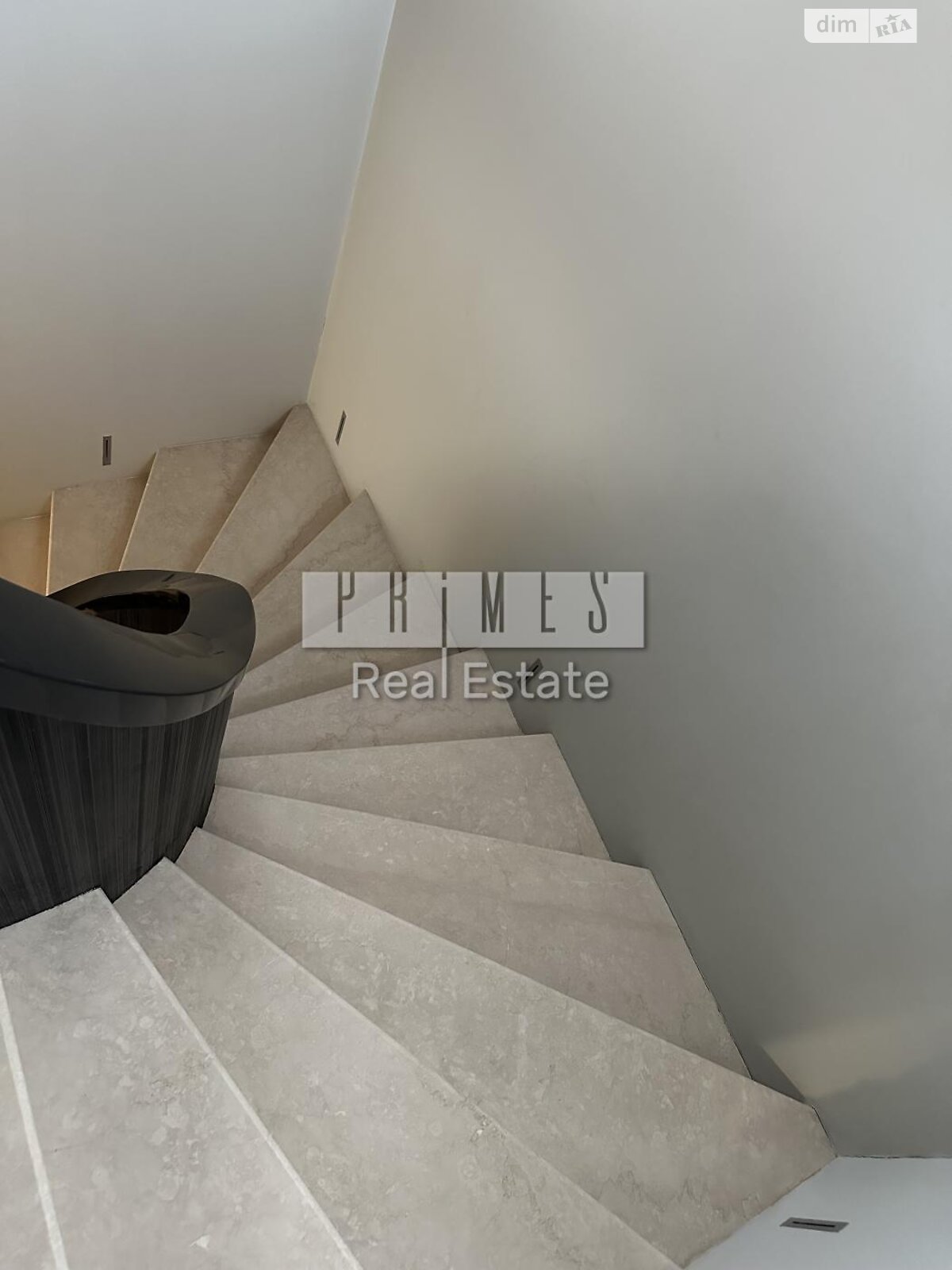 трехэтажный дом, 700 кв. м, кирпич. Сдается помесячно в Козине фото 1