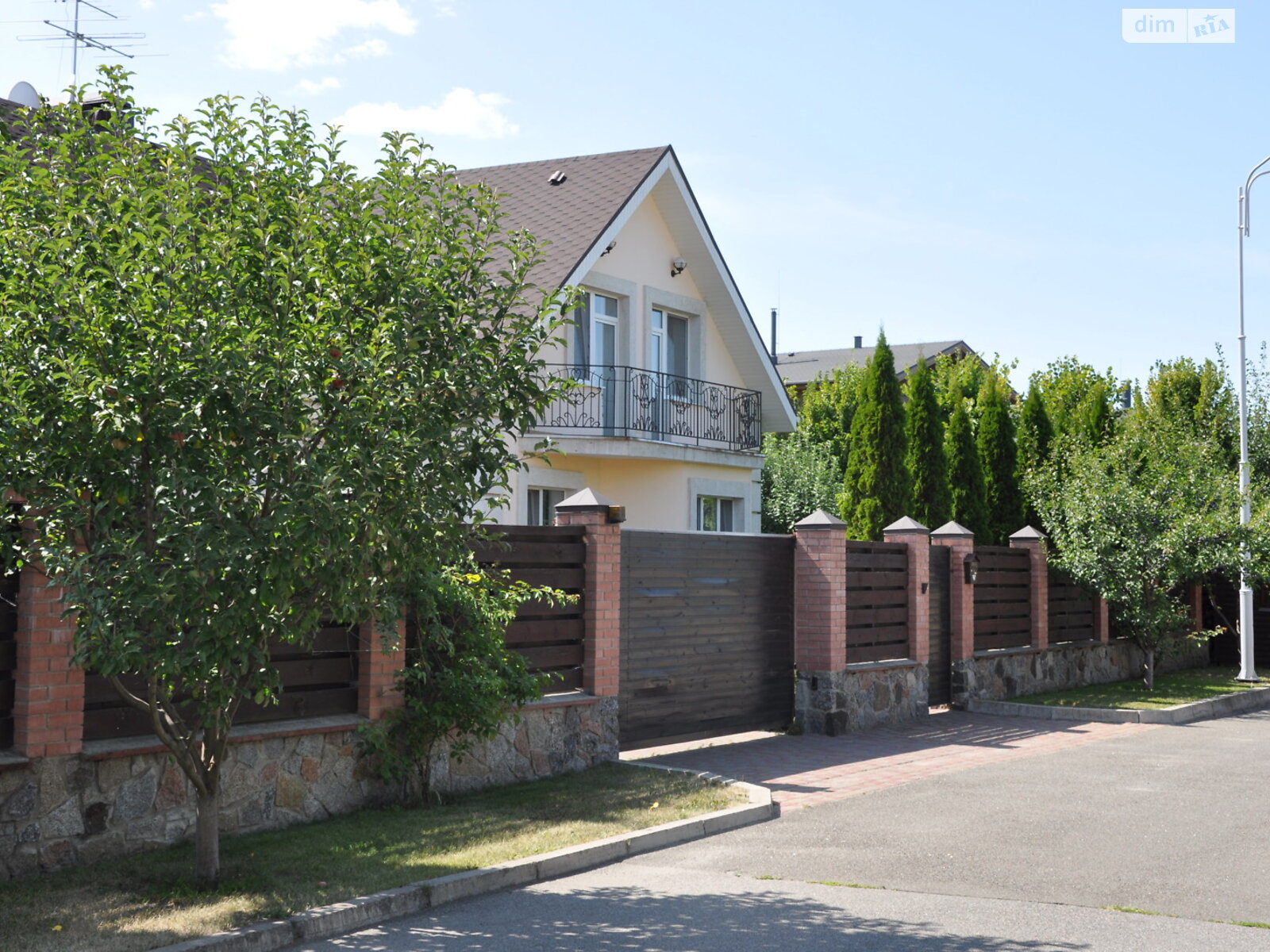 двоповерховий будинок з гаражем, 220 кв. м, піноблок. Здається помісячно в Козині фото 1 двоповерховий будинок з гаражем, 220 кв. м, піноблок. Здається помісячно в Козині фото 1