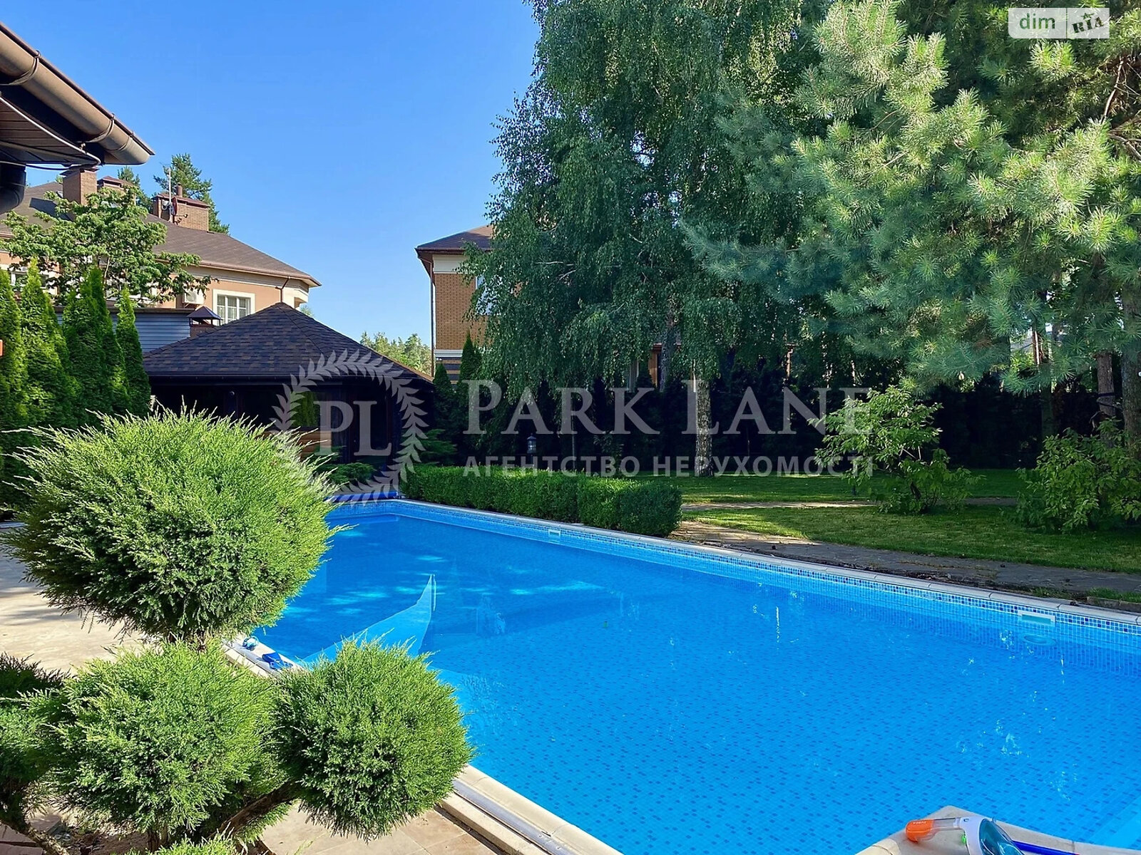 трехэтажный дом с гаражом, 319.6 кв. м, кирпич. Сдается помесячно в Козине фото 1