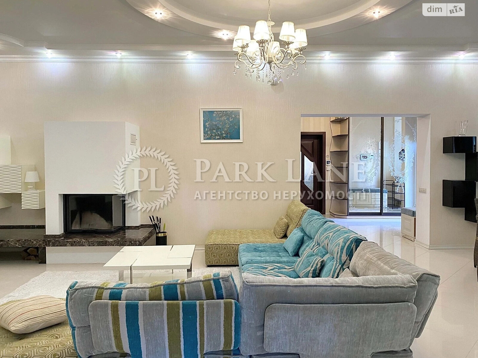 трехэтажный дом с гаражом, 319.6 кв. м, кирпич. Сдается помесячно в Козине фото 1