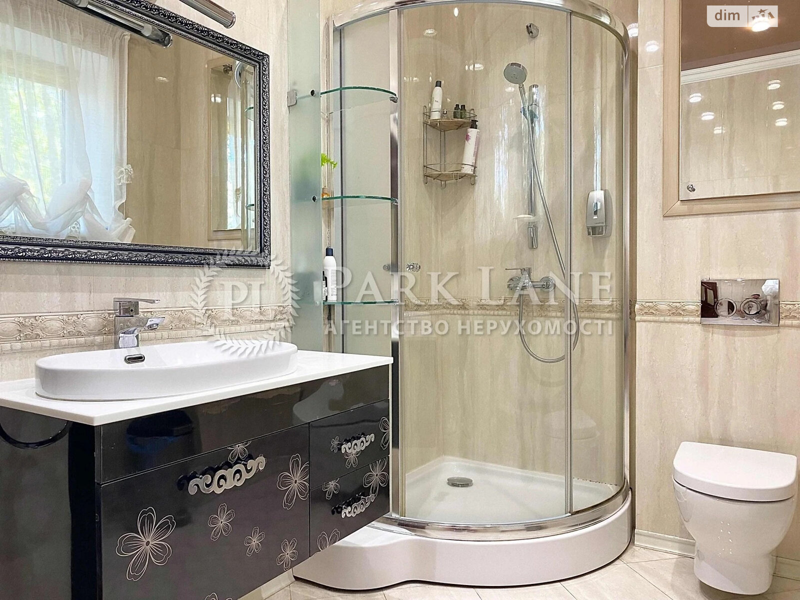 трехэтажный дом с гаражом, 319.6 кв. м, кирпич. Сдается помесячно в Козине фото 1