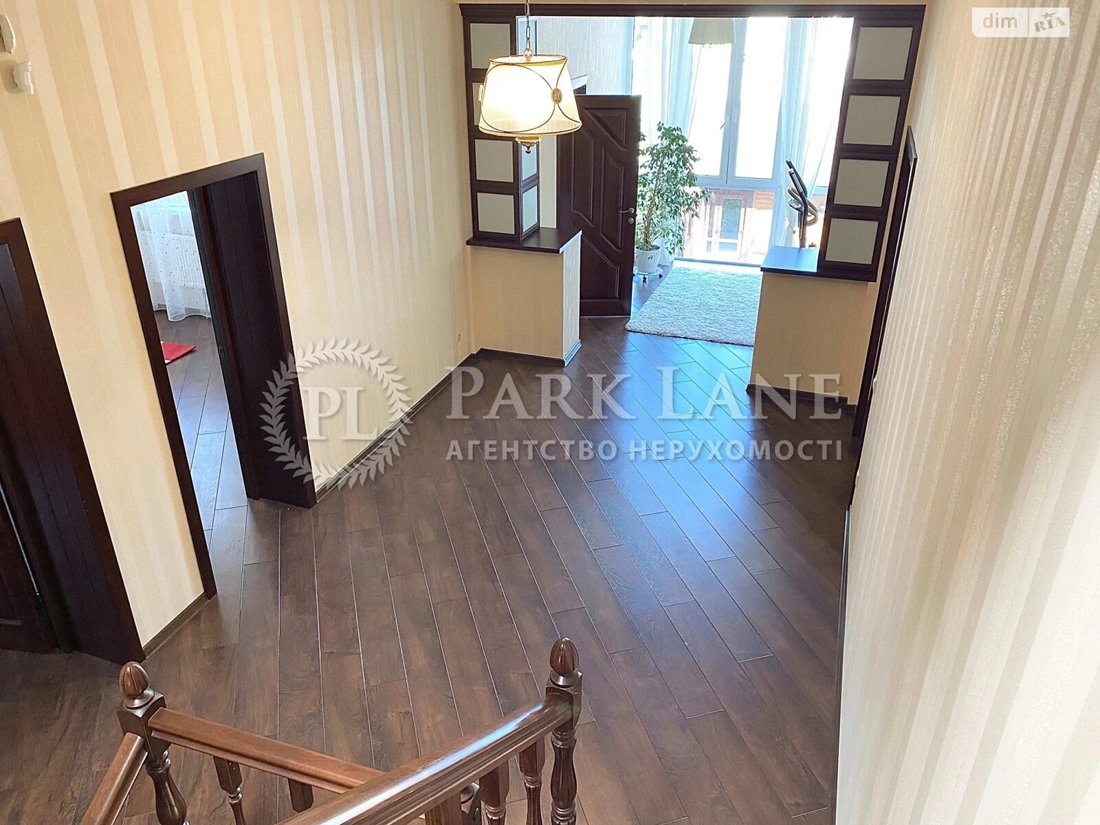 трехэтажный дом с гаражом, 319.6 кв. м, кирпич. Сдается помесячно в Козине фото 1