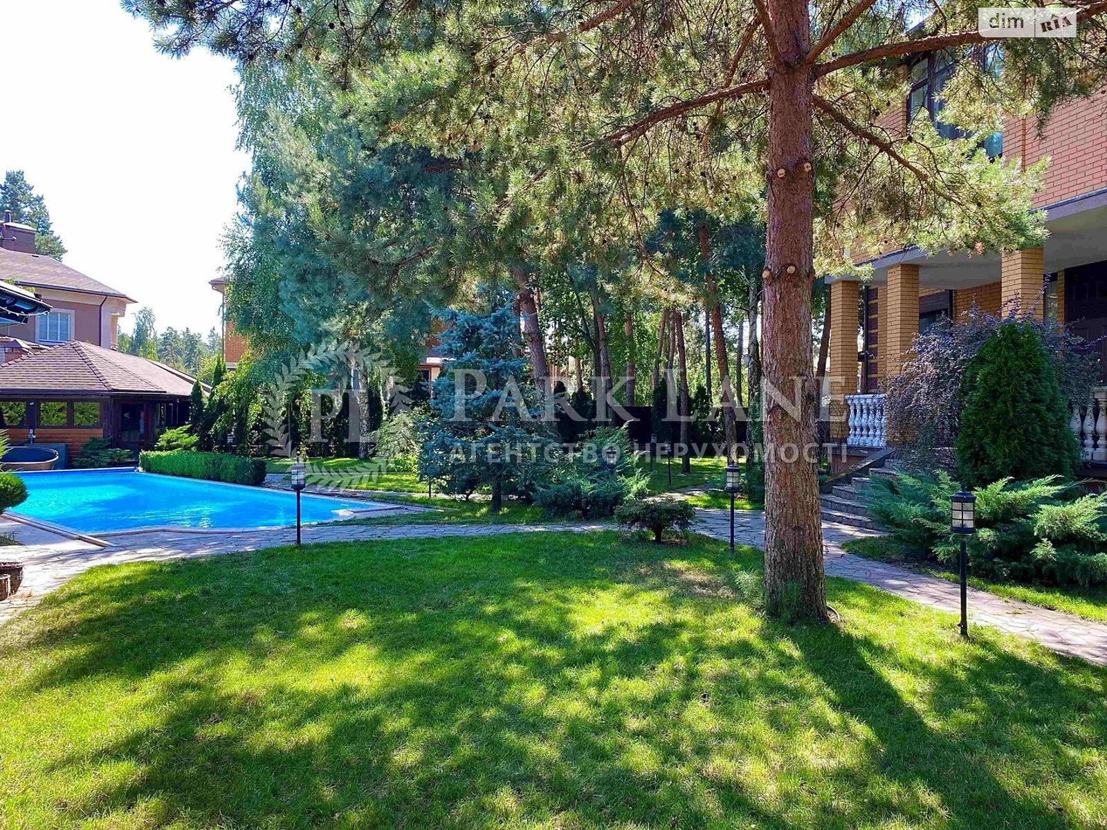 трехэтажный дом с гаражом, 319.6 кв. м, кирпич. Сдается помесячно в Козине фото 1