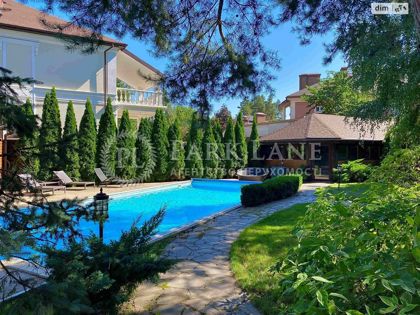 трехэтажный дом с гаражом, 319.6 кв. м, кирпич. Сдается помесячно в Козине фото 1