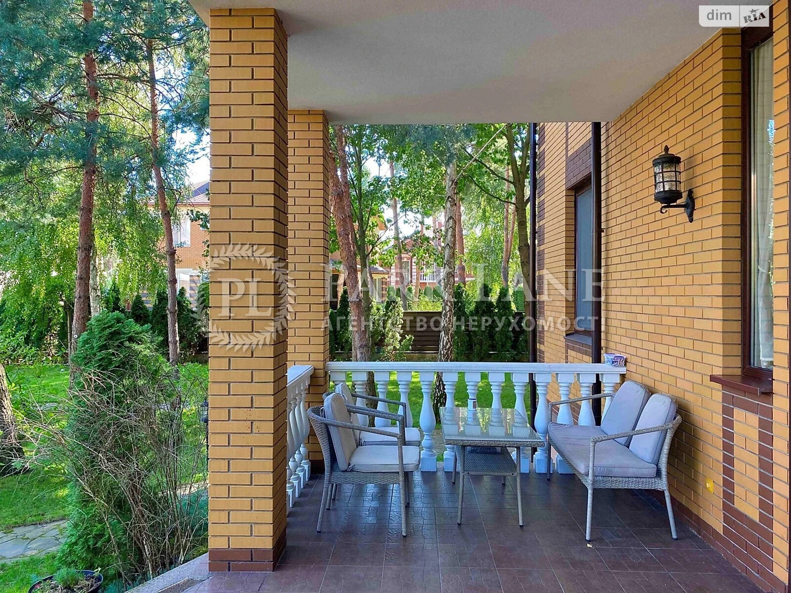 трехэтажный дом с гаражом, 319.6 кв. м, кирпич. Сдается помесячно в Козине фото 1