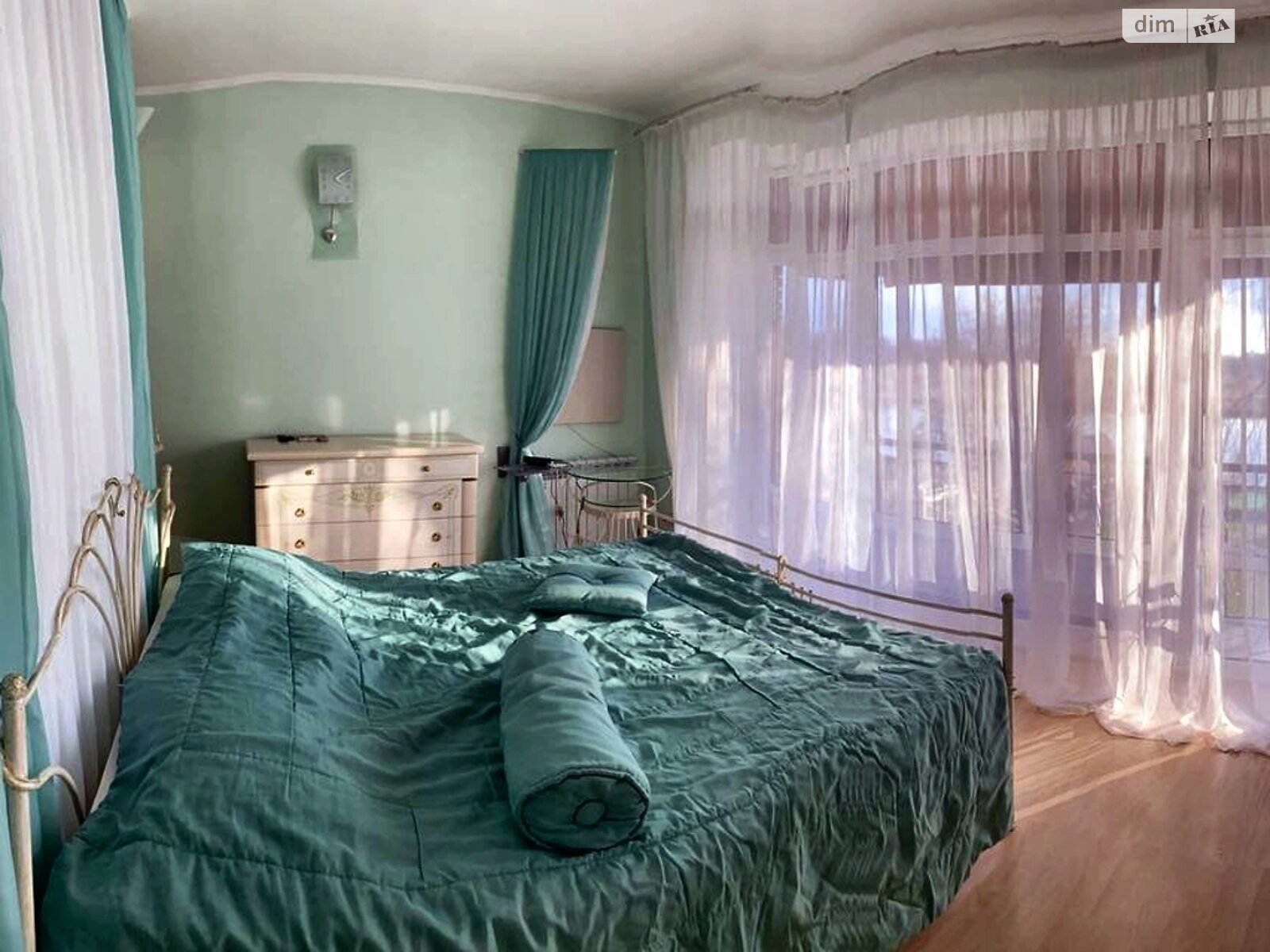 двухэтажный дом с верандой, 300 кв. м, кирпич. Сдается помесячно в Козине фото 1 двухэтажный дом с верандой, 300 кв. м, кирпич. Сдается помесячно в Козине фото 1