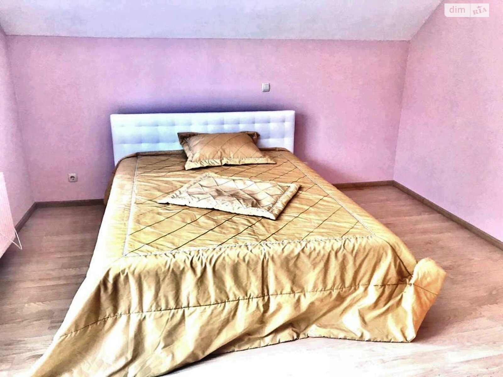двухэтажный дом с верандой, 300 кв. м, кирпич. Сдается помесячно в Козине фото 1 двухэтажный дом с верандой, 300 кв. м, кирпич. Сдается помесячно в Козине фото 1