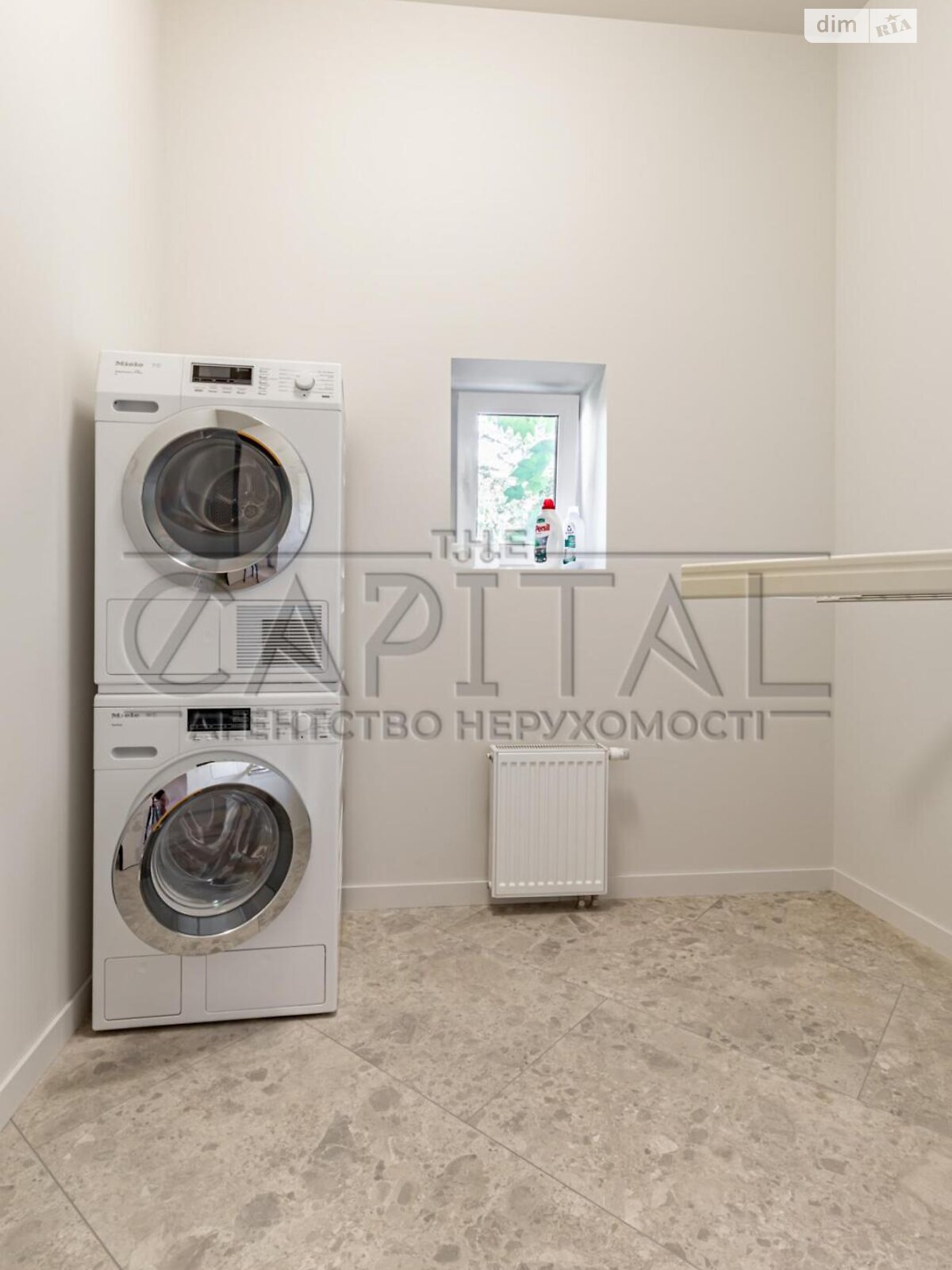триповерховий будинок з верандою, 374.9 кв. м, цегла. Здається помісячно в Козині фото 1 триповерховий будинок з верандою, 374.9 кв. м, цегла. Здається помісячно в Козині фото 1