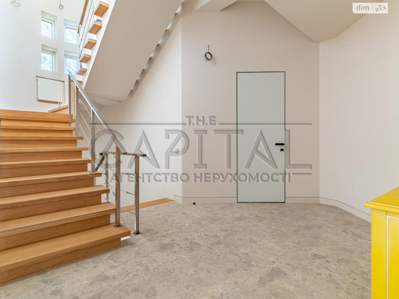триповерховий будинок з верандою, 374.9 кв. м, цегла. Здається помісячно в Козині фото 1 триповерховий будинок з верандою, 374.9 кв. м, цегла. Здається помісячно в Козині фото 1