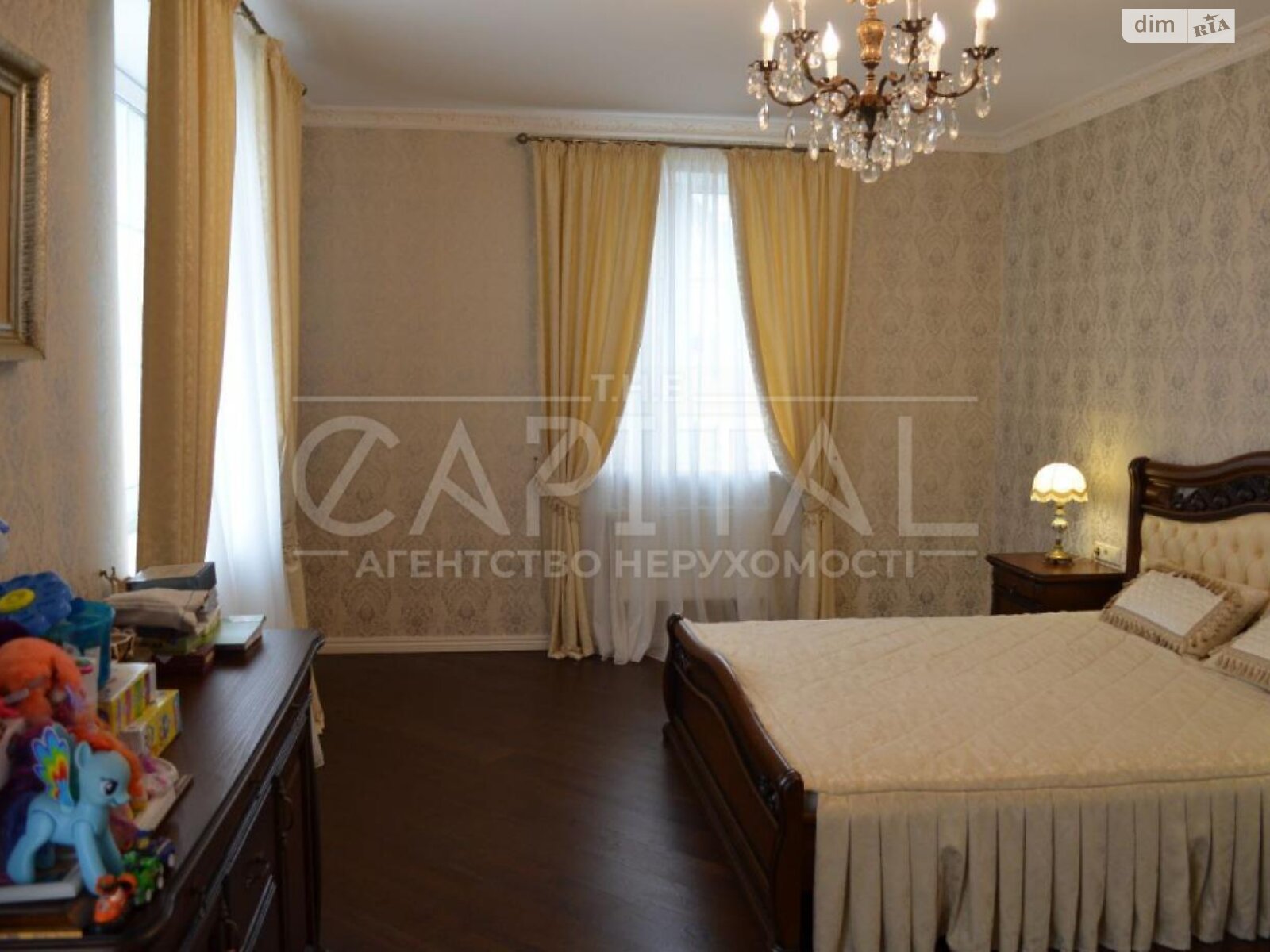 триповерховий будинок з гаражем, 550 кв. м, цегла. Здається помісячно в Козині фото 1 триповерховий будинок з гаражем, 550 кв. м, цегла. Здається помісячно в Козині фото 1