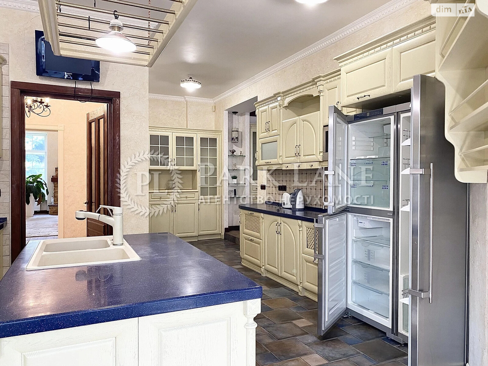 двоповерховий будинок з верандою, 1057.9 кв. м, цегла. Здається помісячно в Козині фото 1