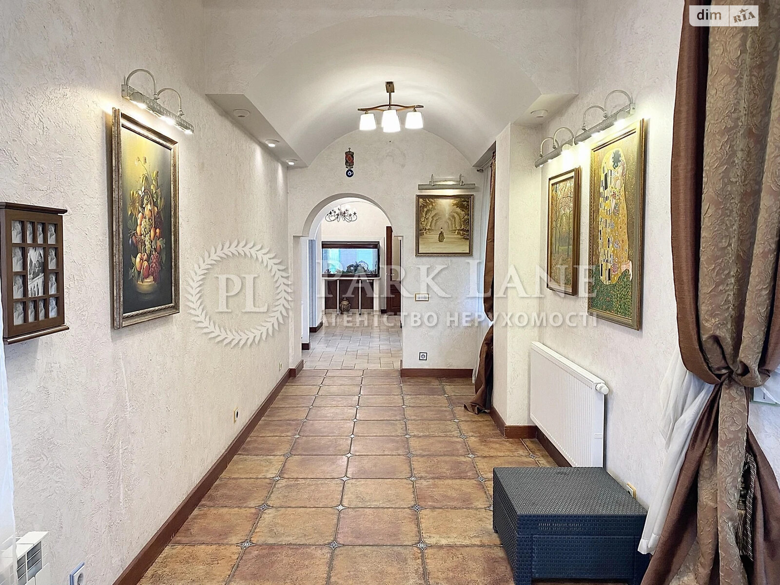 двоповерховий будинок з верандою, 1057.9 кв. м, цегла. Здається помісячно в Козині фото 1