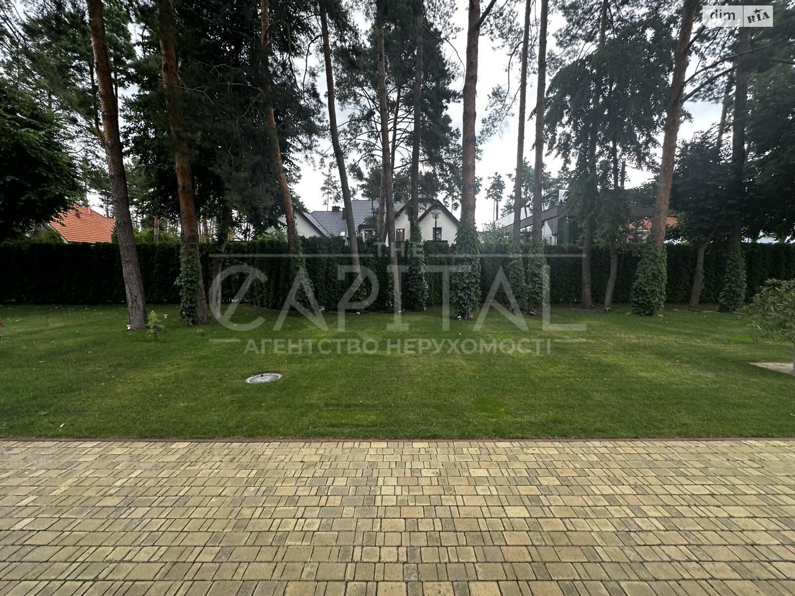 триповерховий будинок, 380 кв. м, цегла. Здається помісячно в Козині фото 1 триповерховий будинок, 380 кв. м, цегла. Здається помісячно в Козині фото 1