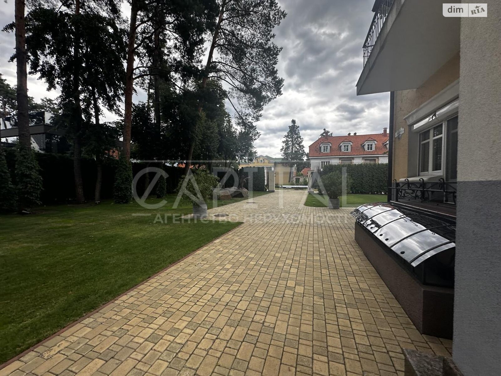 триповерховий будинок, 380 кв. м, цегла. Здається помісячно в Козині фото 1 триповерховий будинок, 380 кв. м, цегла. Здається помісячно в Козині фото 1