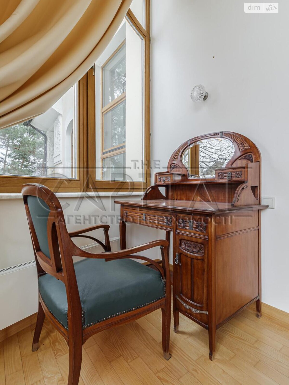 триповерховий будинок з меблями, 800 кв. м, кирпич. Здається помісячно в Козині фото 1 триповерховий будинок з меблями, 800 кв. м, кирпич. Здається помісячно в Козині фото 1