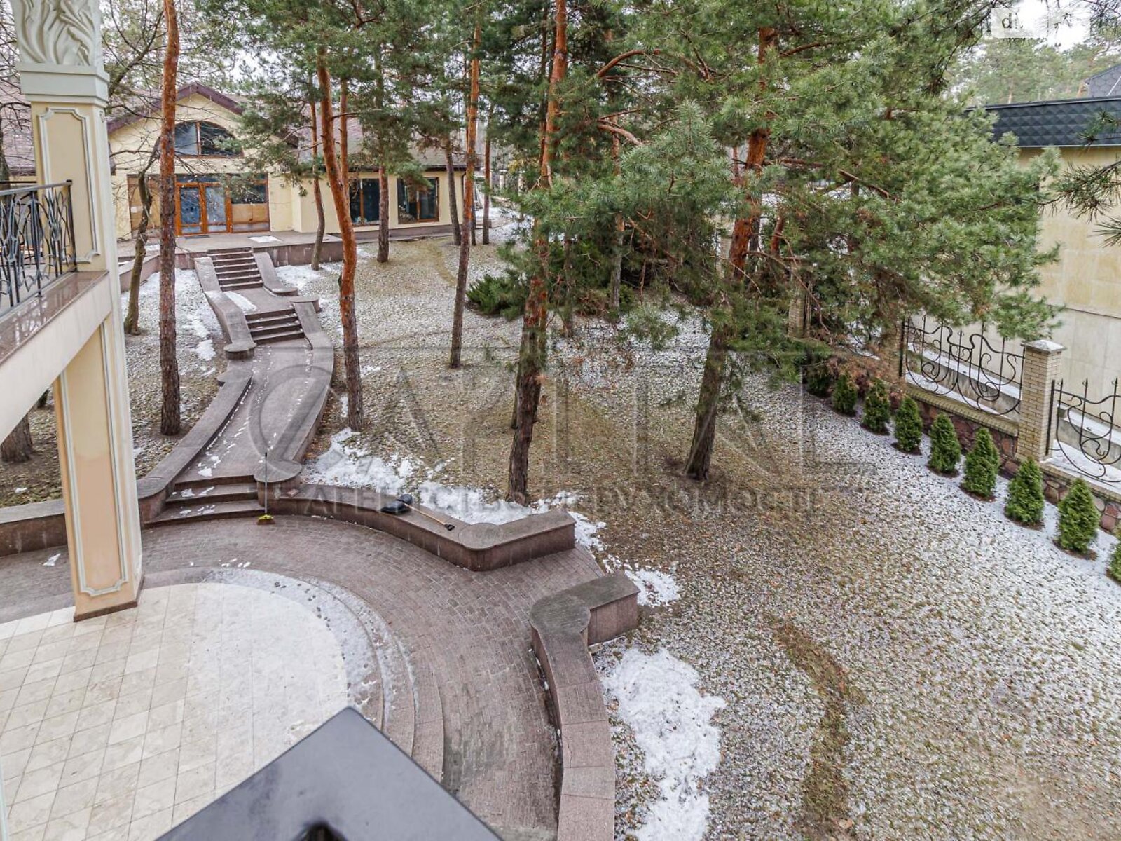 триповерховий будинок з меблями, 800 кв. м, кирпич. Здається помісячно в Козині фото 1 триповерховий будинок з меблями, 800 кв. м, кирпич. Здається помісячно в Козині фото 1