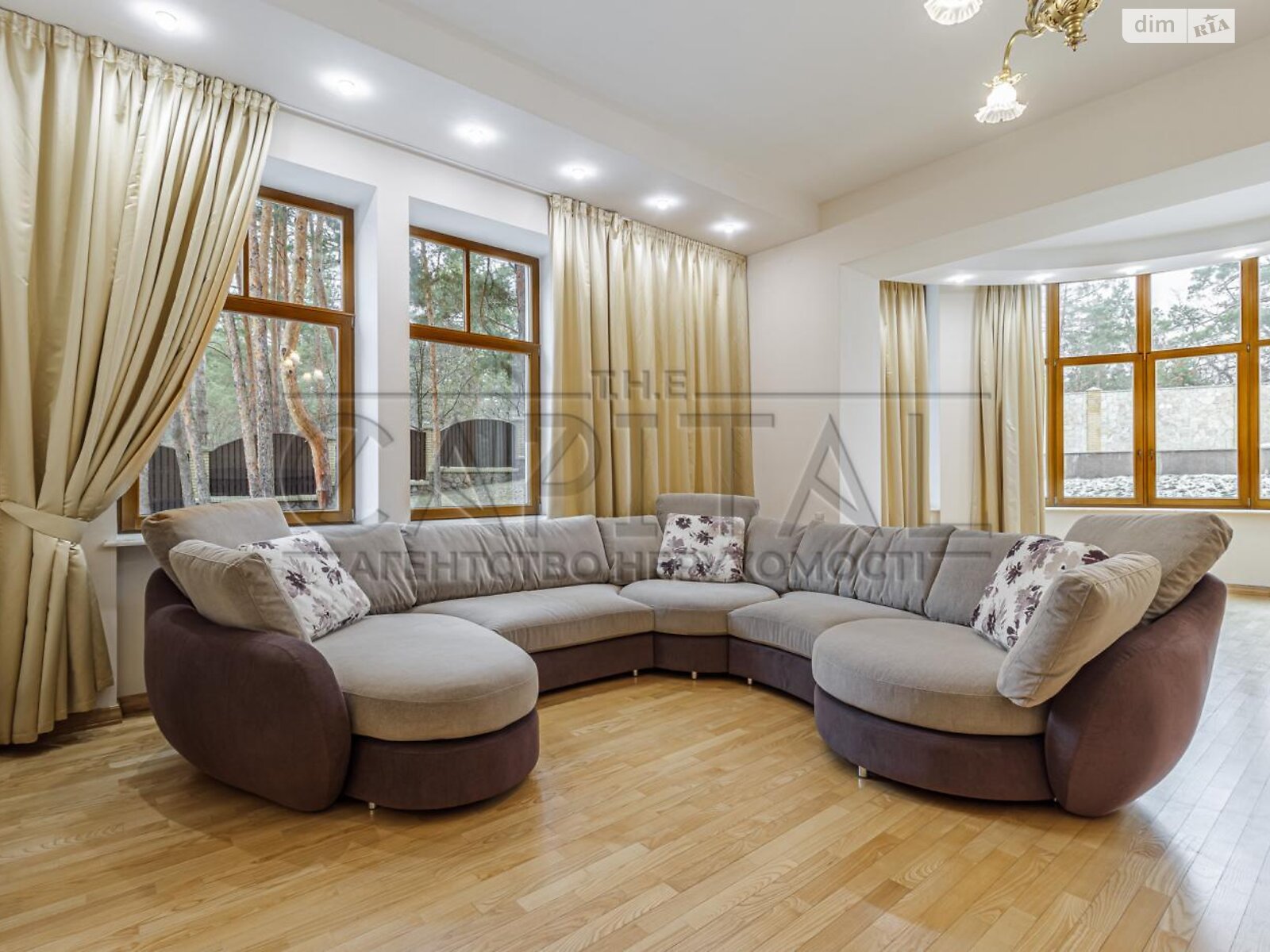 триповерховий будинок з меблями, 800 кв. м, кирпич. Здається помісячно в Козині фото 1 триповерховий будинок з меблями, 800 кв. м, кирпич. Здається помісячно в Козині фото 1