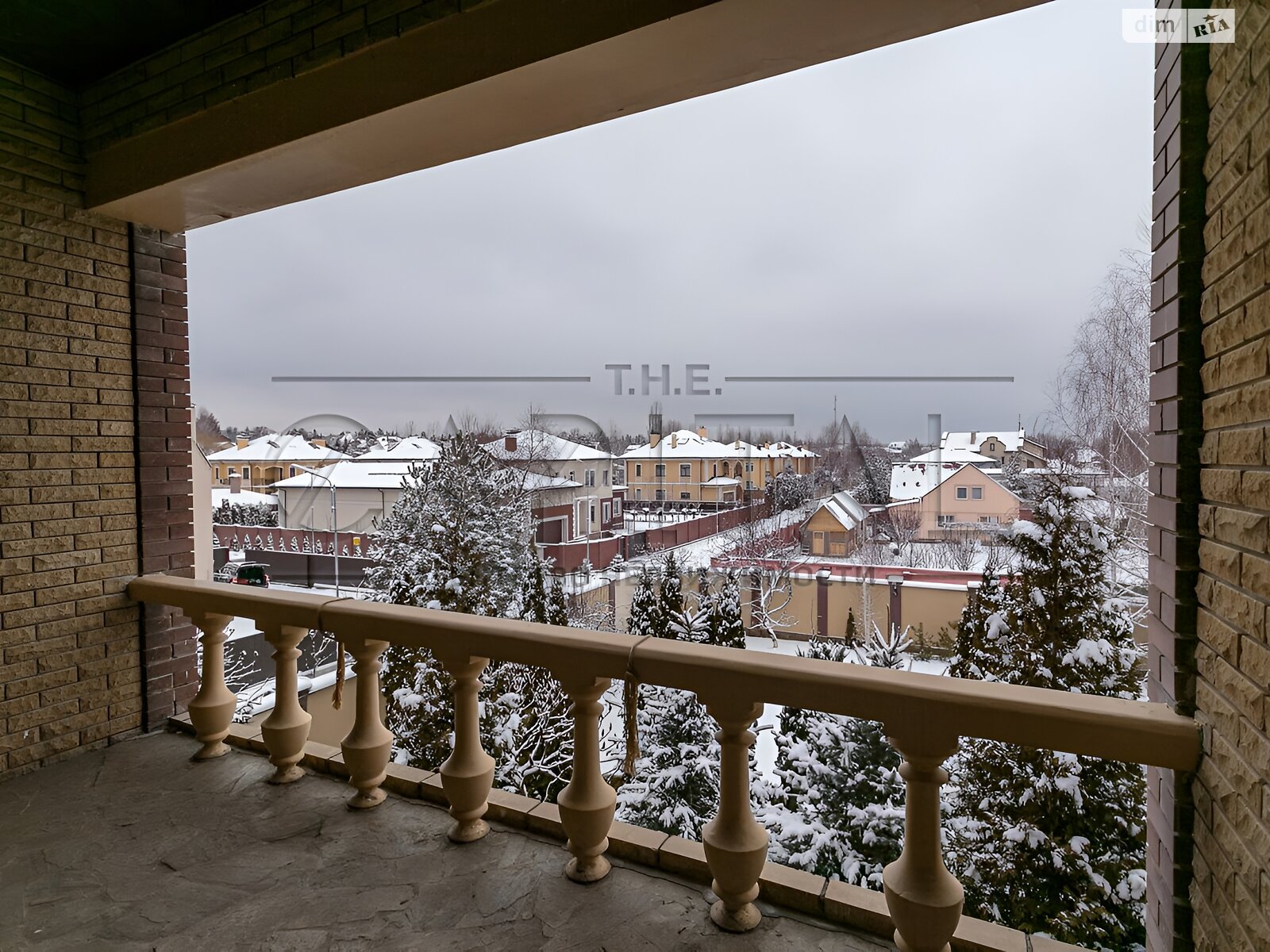 триповерховий будинок з верандою, 600 кв. м, кирпич. Здається помісячно в Козині фото 1 триповерховий будинок з верандою, 600 кв. м, кирпич. Здається помісячно в Козині фото 1