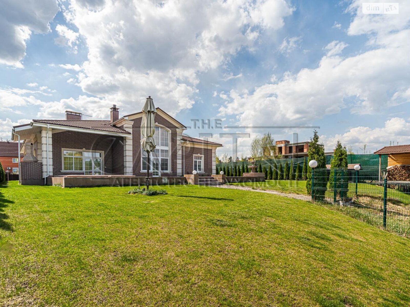 двоповерховий будинок з балконом, 400 кв. м, кирпич. Здається помісячно в Козині фото 1 двоповерховий будинок з балконом, 400 кв. м, кирпич. Здається помісячно в Козині фото 1