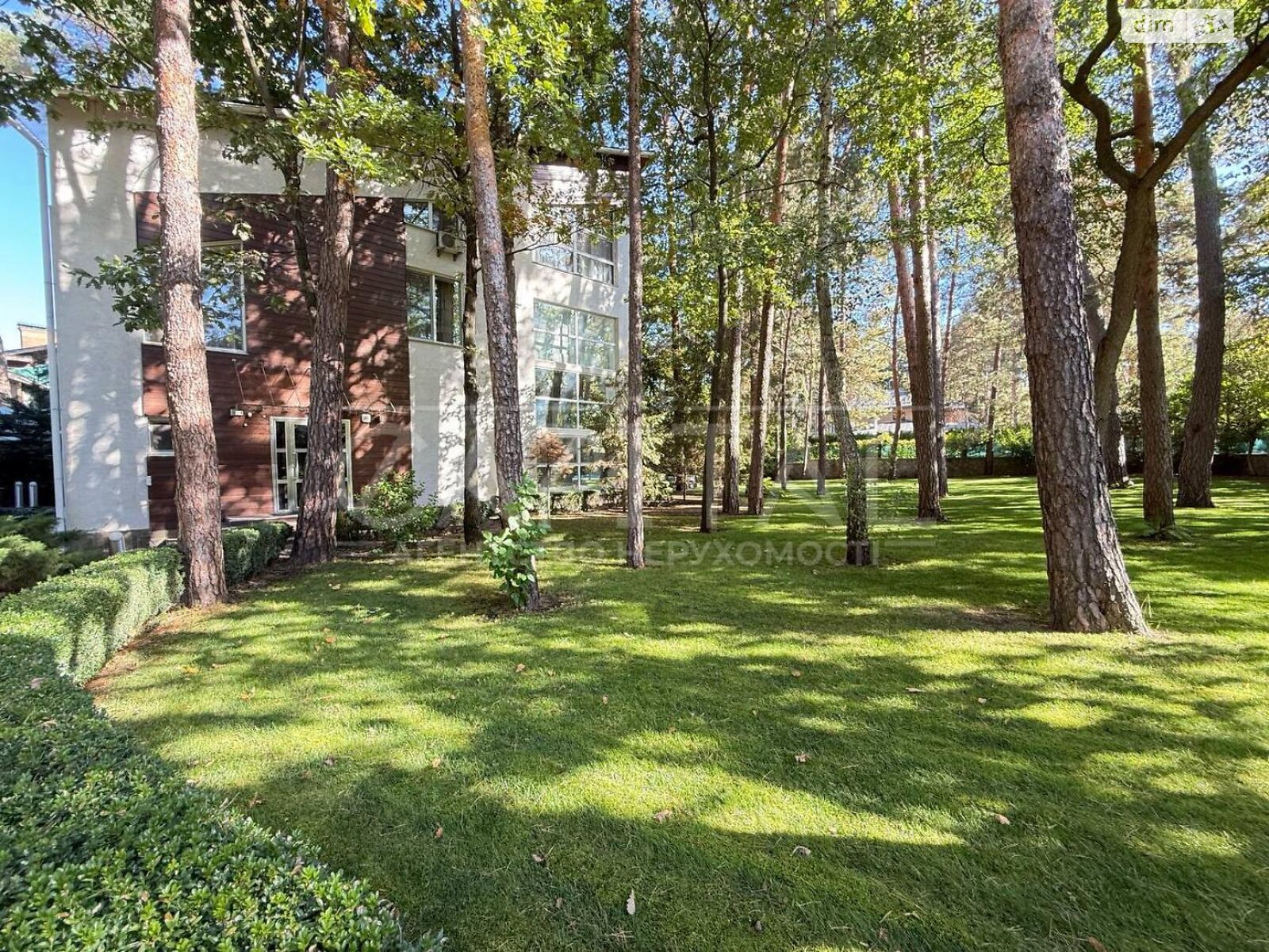 трехэтажный дом, 500 кв. м, кирпич. Сдается помесячно в Козине фото 1 трехэтажный дом, 500 кв. м, кирпич. Сдается помесячно в Козине фото 1