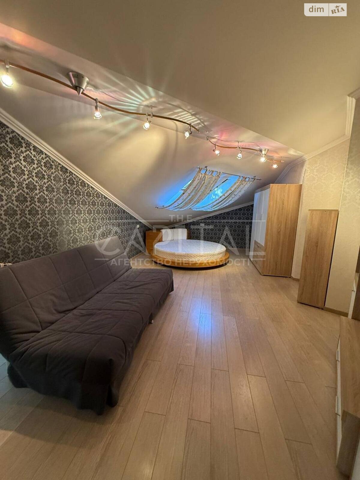 трехэтажный дом, 500 кв. м, кирпич. Сдается помесячно в Козине фото 1 трехэтажный дом, 500 кв. м, кирпич. Сдается помесячно в Козине фото 1