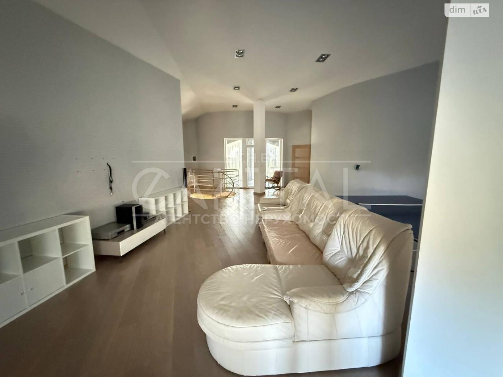 трехэтажный дом, 500 кв. м, кирпич. Сдается помесячно в Козине фото 1 трехэтажный дом, 500 кв. м, кирпич. Сдается помесячно в Козине фото 1