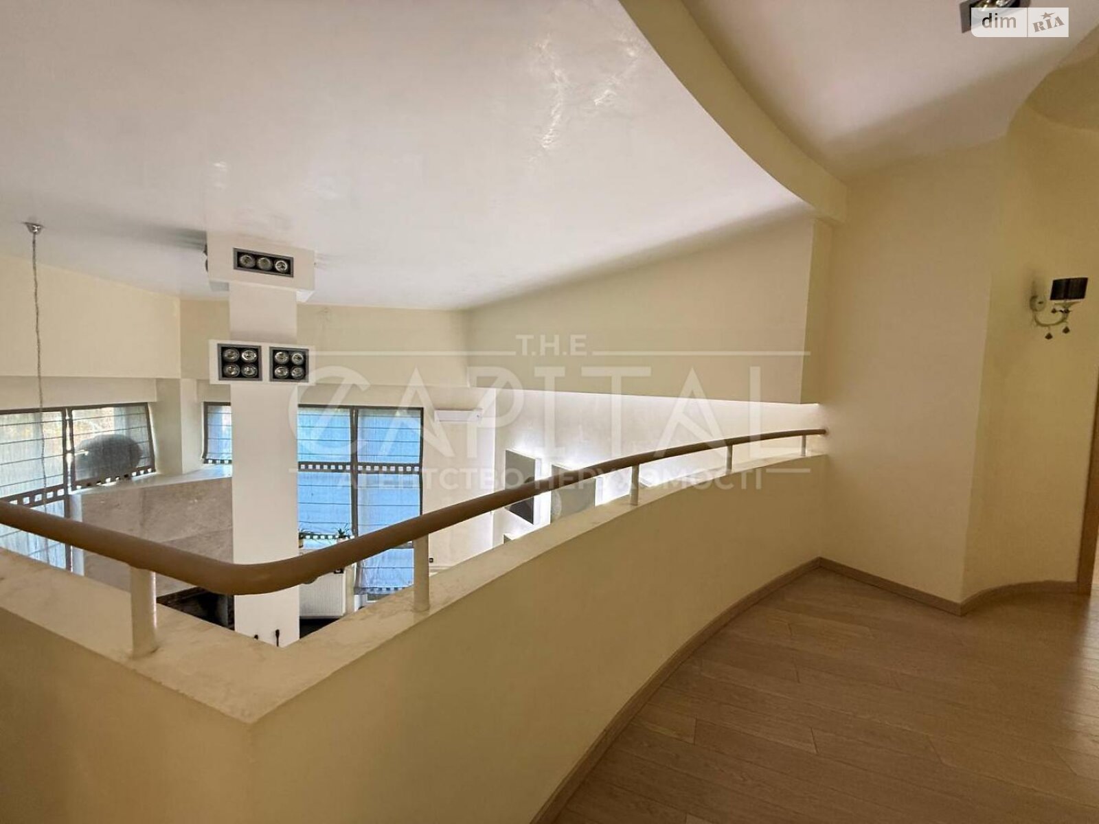 трехэтажный дом, 500 кв. м, кирпич. Сдается помесячно в Козине фото 1 трехэтажный дом, 500 кв. м, кирпич. Сдается помесячно в Козине фото 1