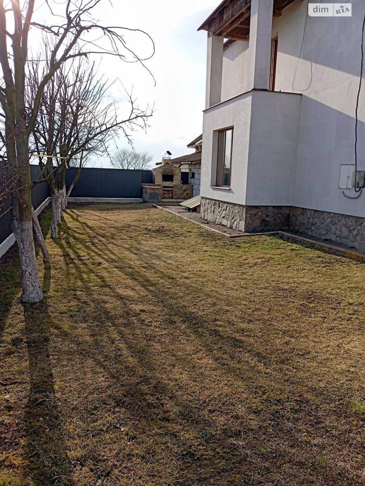 двухэтажный дом с балконом, 180 кв. м, кирпич. Сдается помесячно в Красном фото 1 двухэтажный дом с балконом, 180 кв. м, кирпич. Сдается помесячно в Красном фото 1