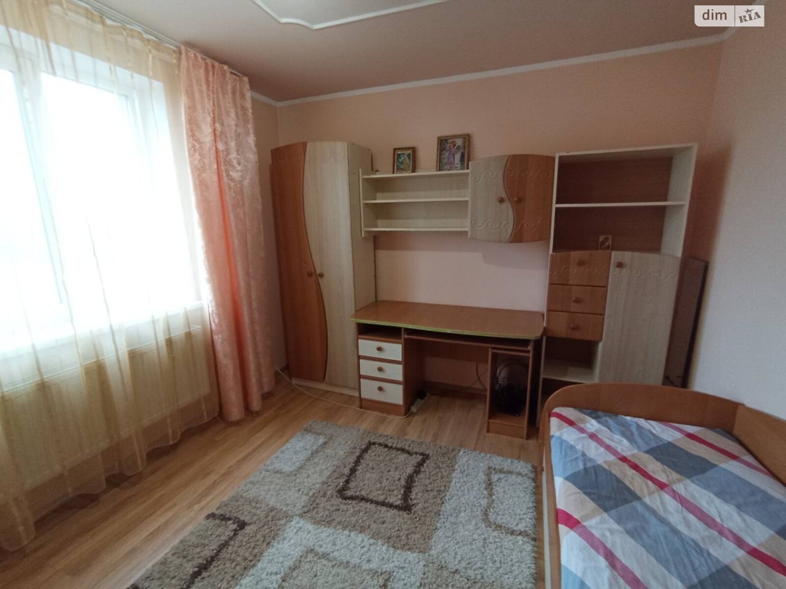двухэтажный дом с балконом, 180 кв. м, кирпич. Сдается помесячно в Красном фото 1 двухэтажный дом с балконом, 180 кв. м, кирпич. Сдается помесячно в Красном фото 1