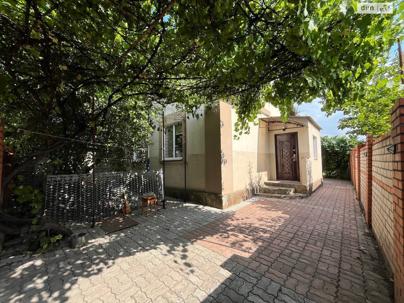 двухэтажный дом беседка, 110 кв. м, кирпич. Сдается помесячно в Кривом Роге, в районе Долгинцевский фото 1 двухэтажный дом беседка, 110 кв. м, кирпич. Сдается помесячно в Кривом Роге, в районе Долгинцевский фото 1