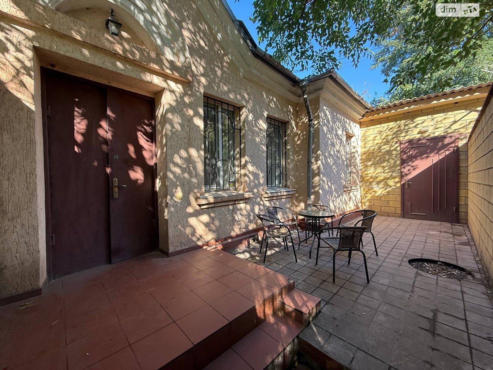 однопроверховий будинок з ремонтом, 52 кв. м, кирпич. Здається помісячно в Кривому Розі, в районі Металургійний фото 1