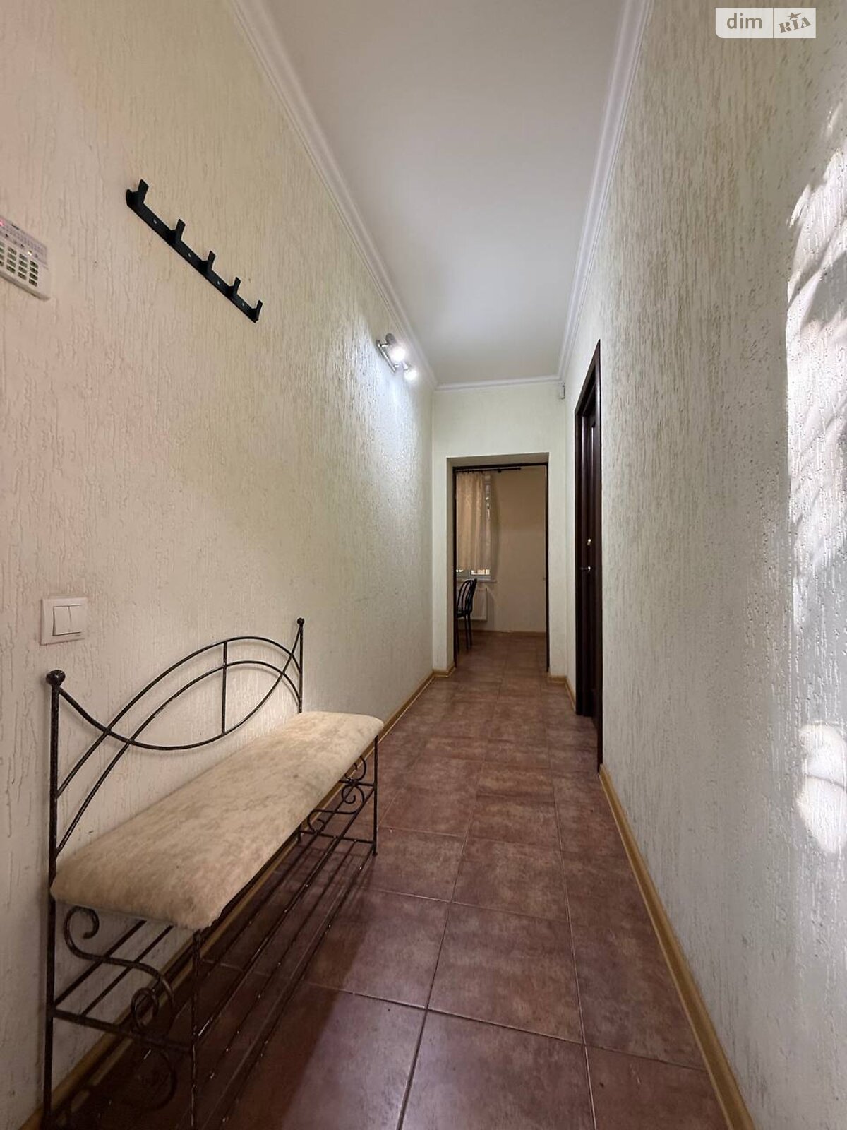 однопроверховий будинок з ремонтом, 52 кв. м, кирпич. Здається помісячно в Кривому Розі, в районі Металургійний фото 1