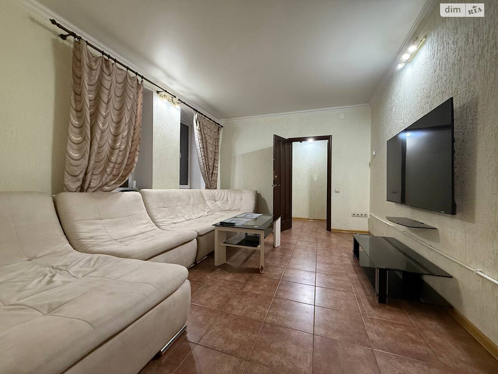 однопроверховий будинок з ремонтом, 52 кв. м, кирпич. Здається помісячно в Кривому Розі, в районі Металургійний фото 1