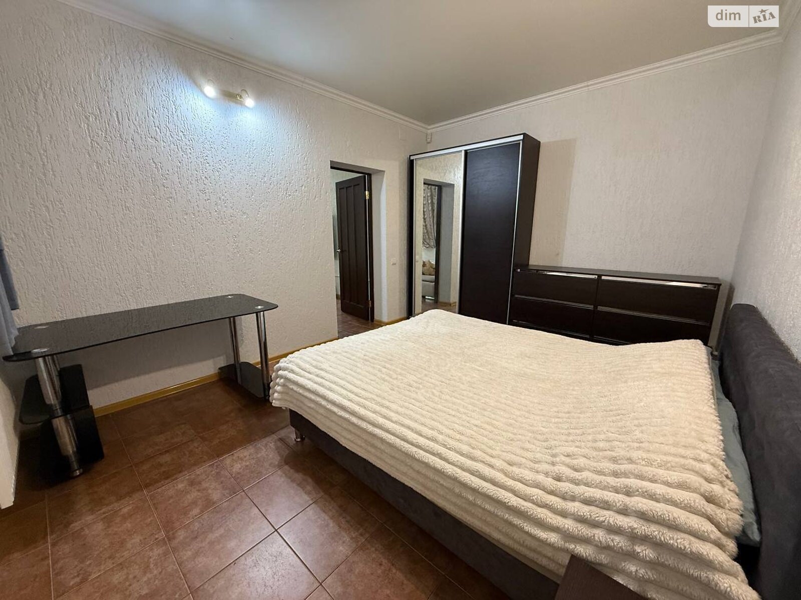 однопроверховий будинок з ремонтом, 52 кв. м, кирпич. Здається помісячно в Кривому Розі, в районі Металургійний фото 1