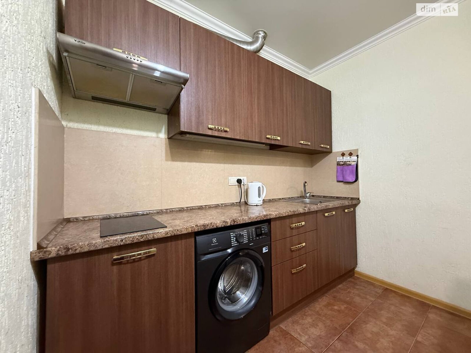 однопроверховий будинок з ремонтом, 52 кв. м, кирпич. Здається помісячно в Кривому Розі, в районі Металургійний фото 1