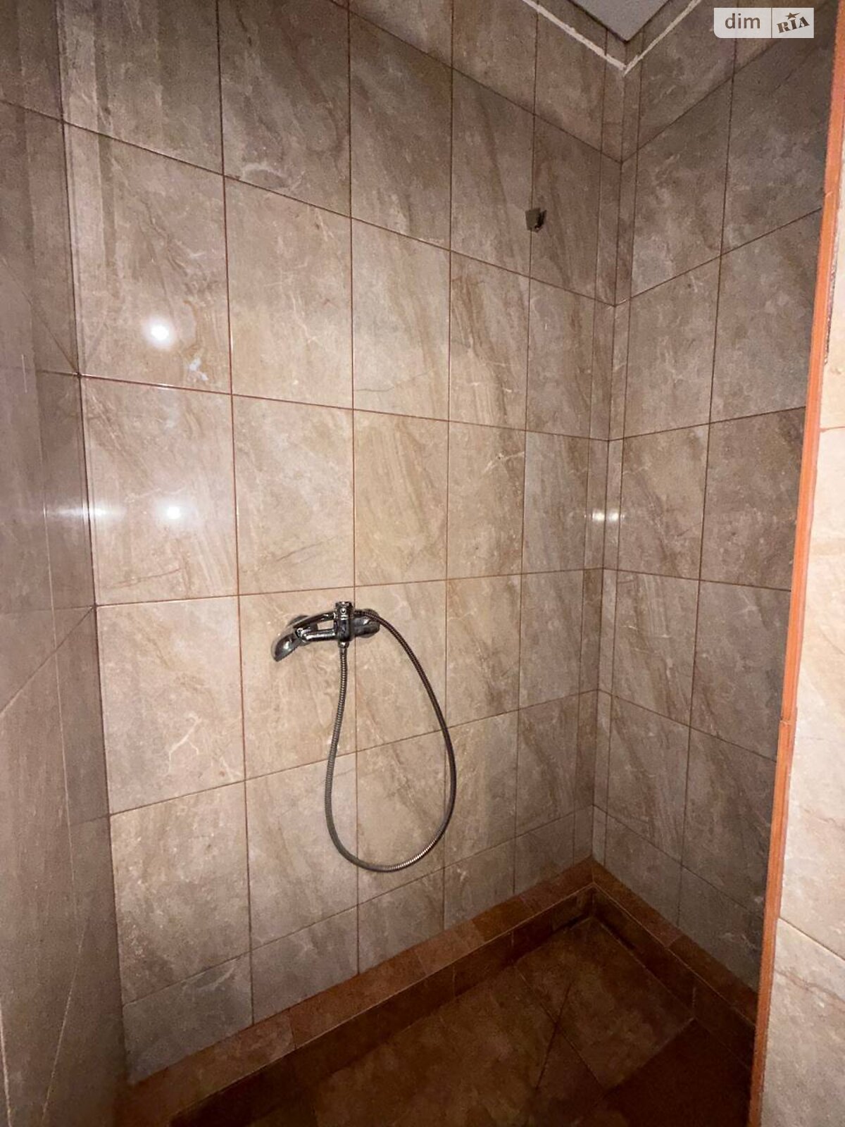 однопроверховий будинок з ремонтом, 52 кв. м, кирпич. Здається помісячно в Кривому Розі, в районі Металургійний фото 1