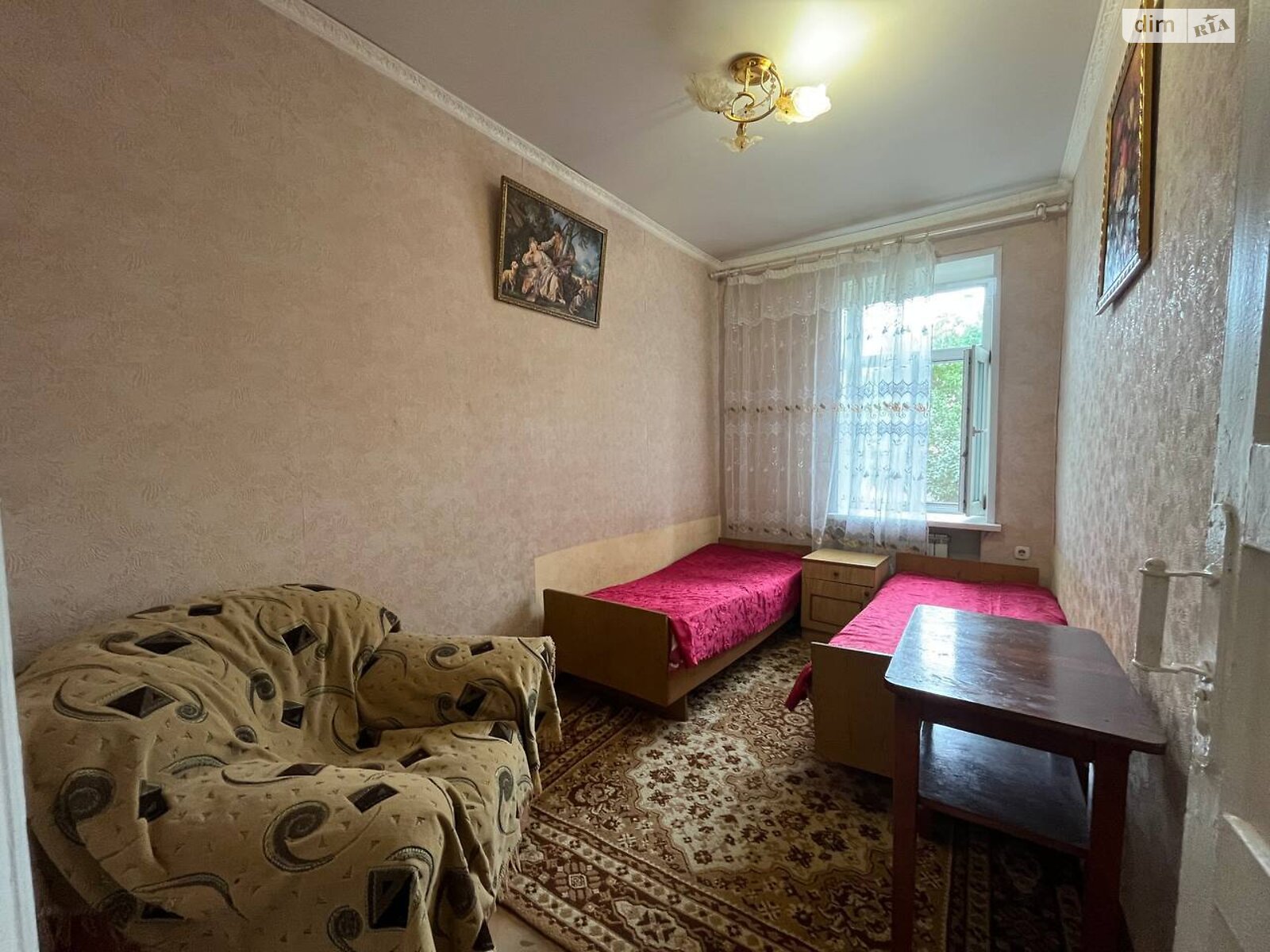 одноэтажный дом с верандой, 125 кв. м, кирпич. Сдается помесячно в Кривом Роге, в районе Покровский фото 1 одноэтажный дом с верандой, 125 кв. м, кирпич. Сдается помесячно в Кривом Роге, в районе Покровский фото 1